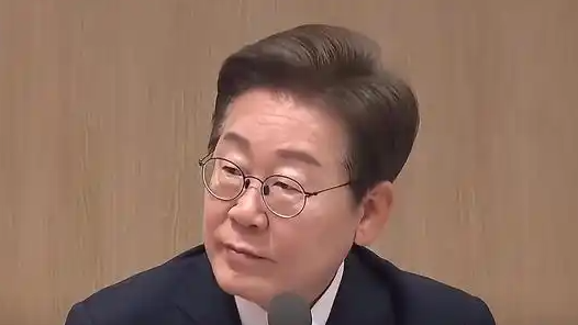 李在明主持國(guó)務(wù)會(huì)議遇冷后“發(fā)火”