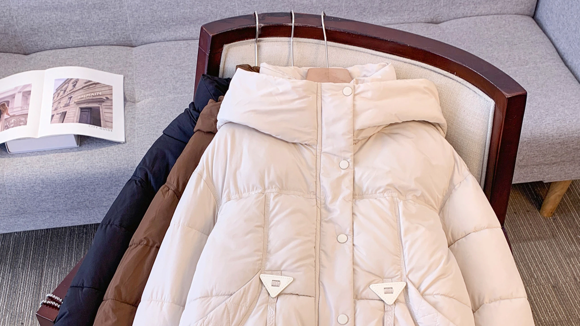 保暖对决：羽绒服真的比棉服强吗？