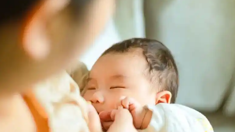 日本一白领女性上班照意外走红