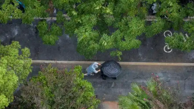  武汉暴雨袭城 有隧道积水超3米