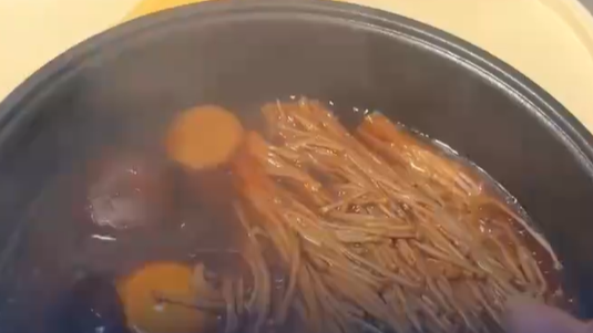 女子吃隔夜卤味一天腹泻量3000毫升