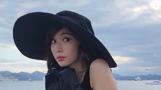  林志玲发视频回应仪态问题