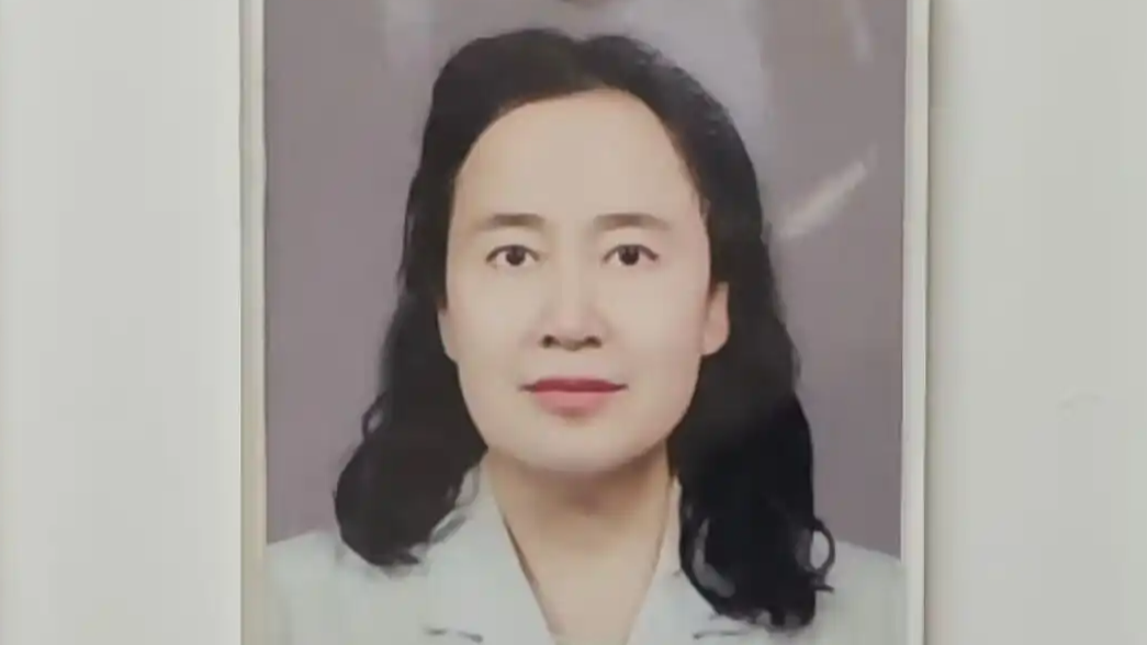 10级美颜证件照爆火的医生又更新照片