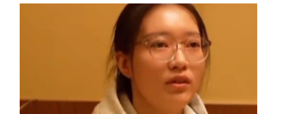 00后女护士回应转行做酒店前台