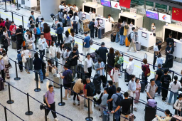   国庆假期“晚跑族”出发 缩略图