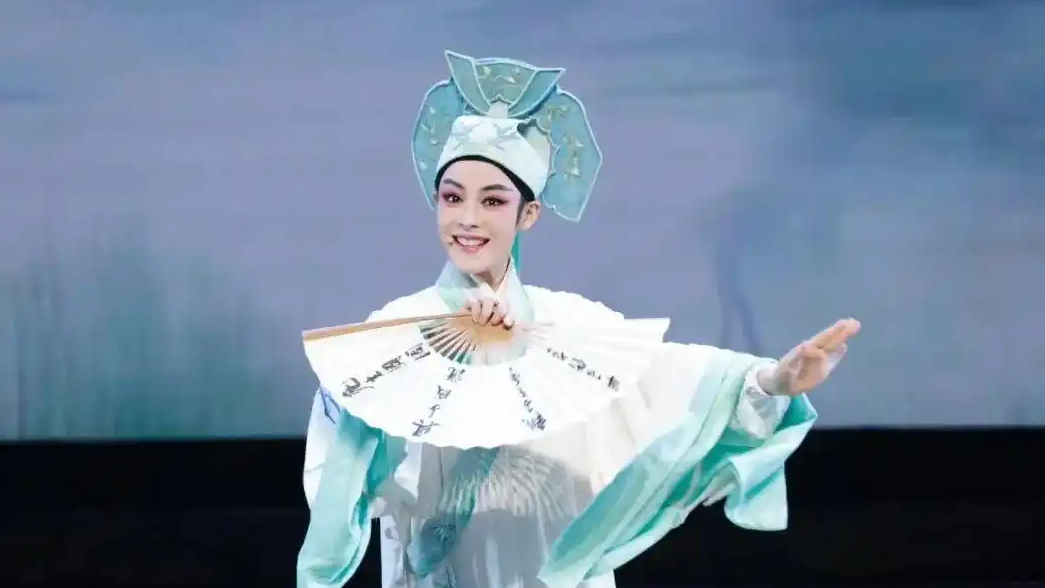 演员陈丽君晋升副主任