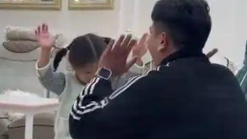  3岁女儿确诊孤独症父亲关掉公司陪伴