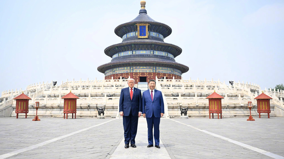 习近平同美国总统特朗普参观天坛