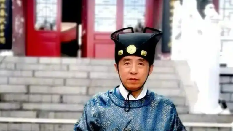 0基础退休老人3年出演200多部短剧