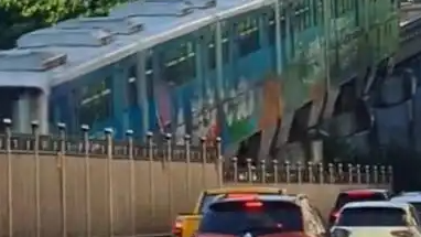 男子在重庆开车遇到“蛟龙出海”
