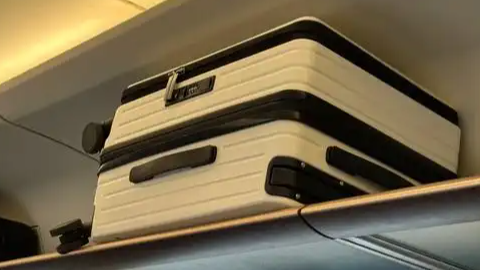 乘客高铁被箱子砸头：列车长补偿400