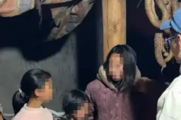   骗B太大山女孩被百万网红长期资助 缩略图