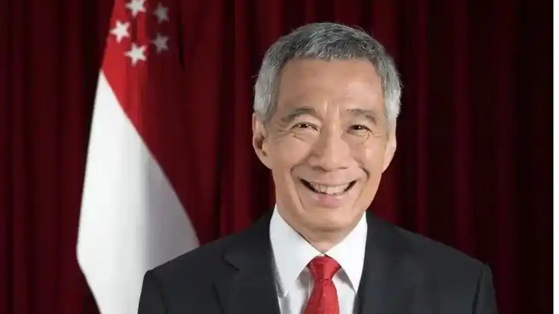 李显龙用中文点赞广西油柑：很甜
