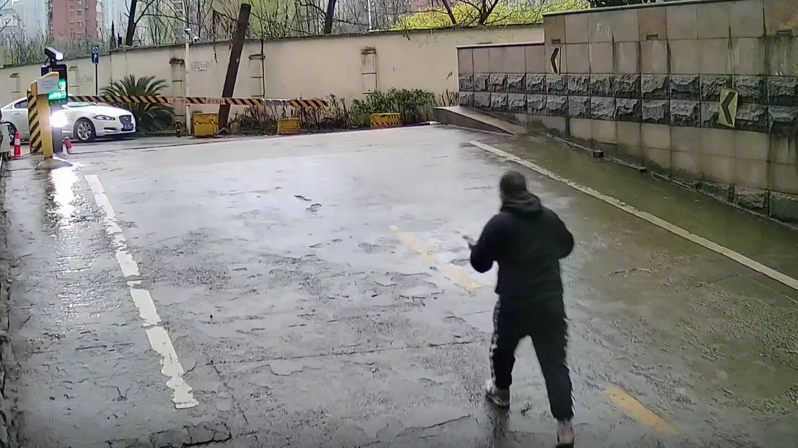 女子遭丈夫碾轧拖拽死亡案一审宣判