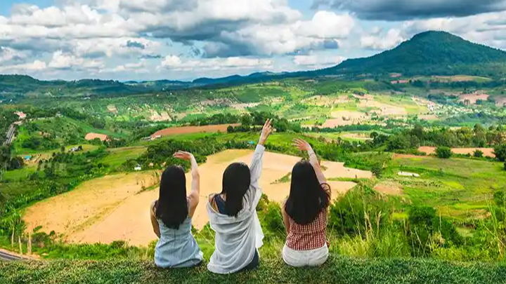 年輕人五一流行起“撿搭子”旅游