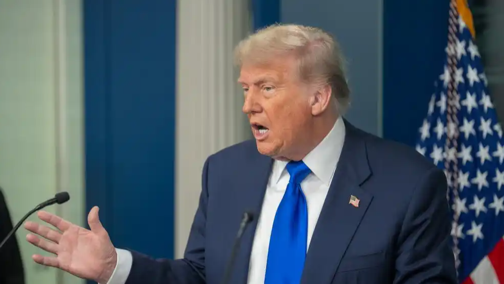 特朗普：美国还将增加航空母舰数量