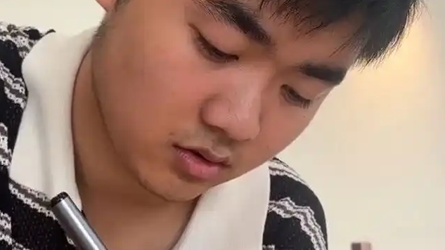  独臂少年664分考上清华