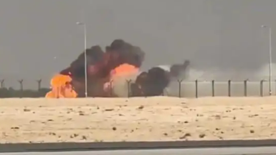 印度国产光辉战机在迪拜航展坠毁