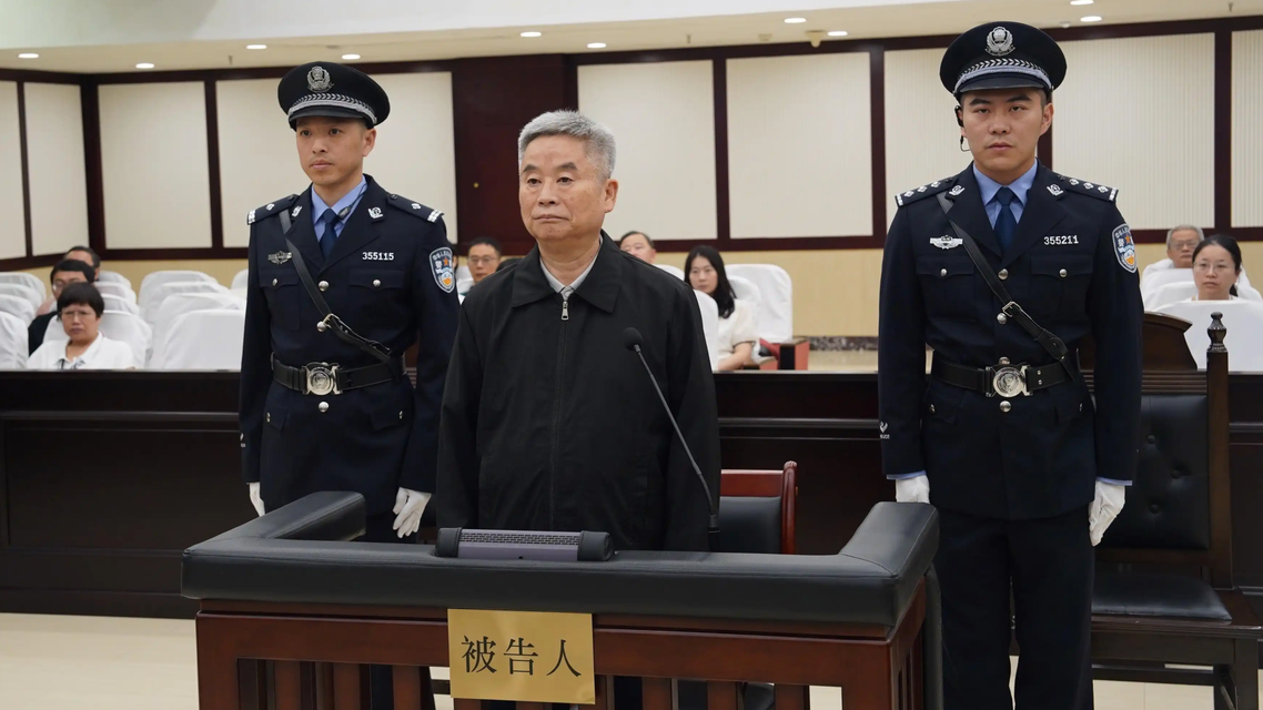 暴雨山洪中 他们挺身而出