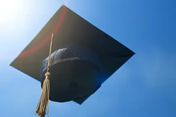   女生诉父亲付研究生费用被法院驳回 缩略图