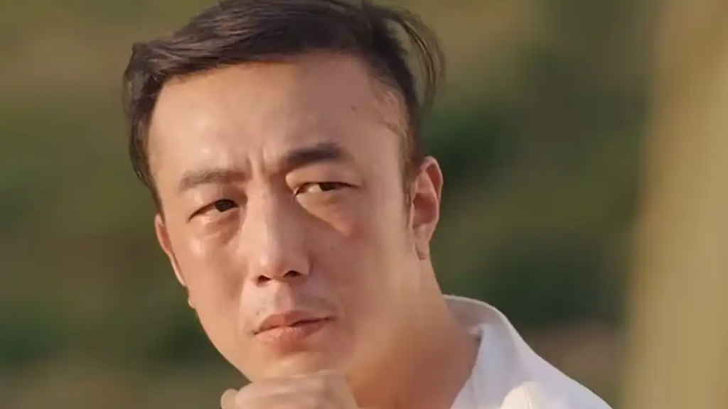 群演男演员因脑出血在出租屋去世