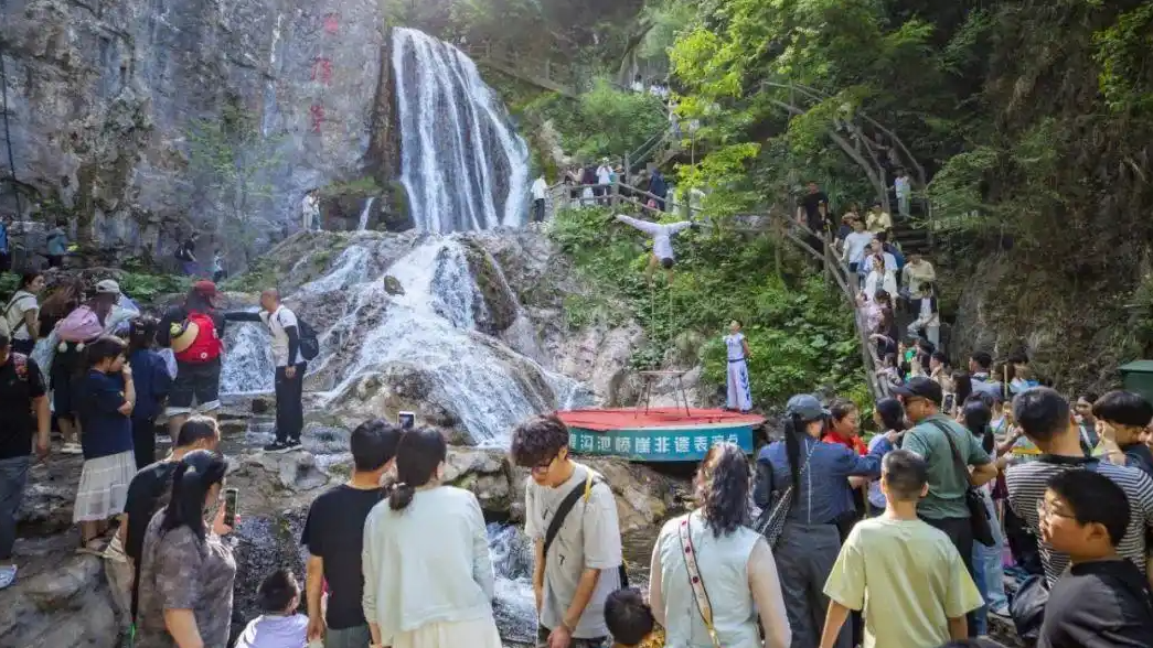  河南一景区月薪3万招帅气NPC