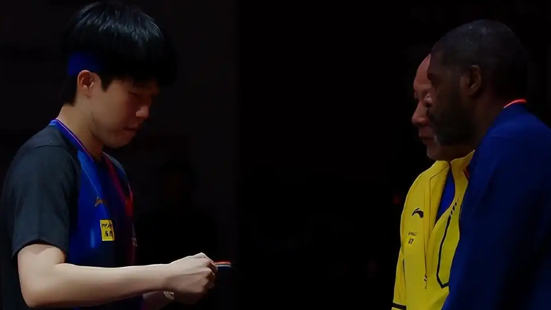 王楚钦球拍胶皮开了更换球拍