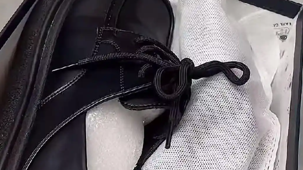  女子想要40码鞋子遭嘲讽？客服回应