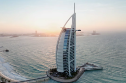   迪拜帆船酒店将停业1年半 缩略图