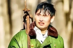 “大衣哥”朱之文还在用诺基亚