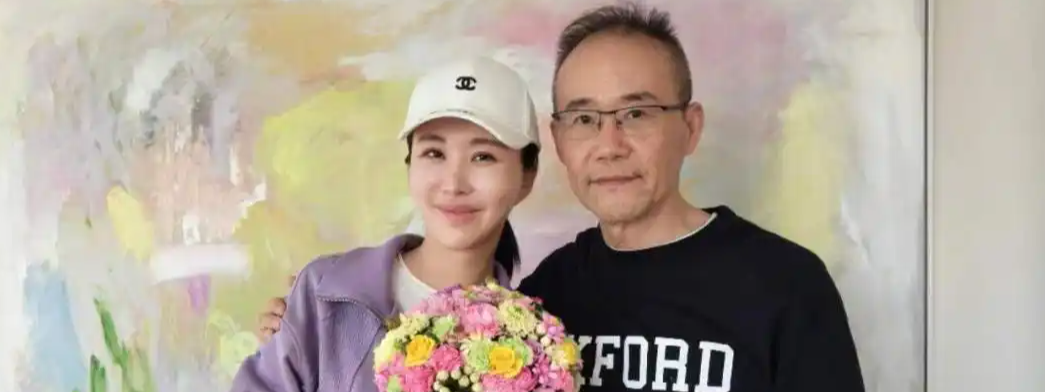 王石回应离婚传闻：假的