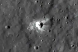   月球表面出现“新疤” 谁是肇事元凶 缩略图