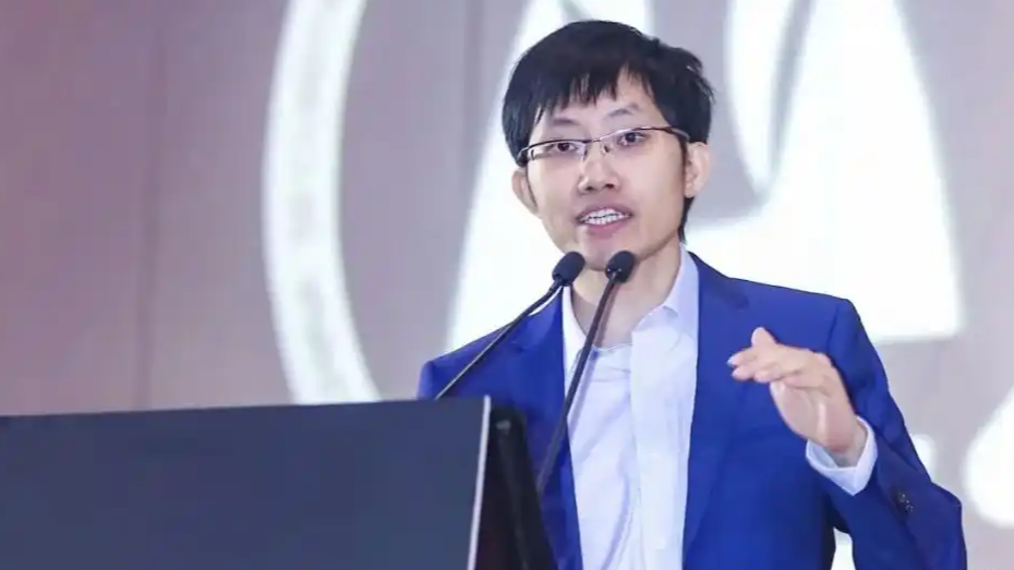 梁文锋长期在北京租房住