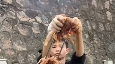 16岁烤鸡少年：凌晨四点的深圳，没有梦想，只有不敢接的电话