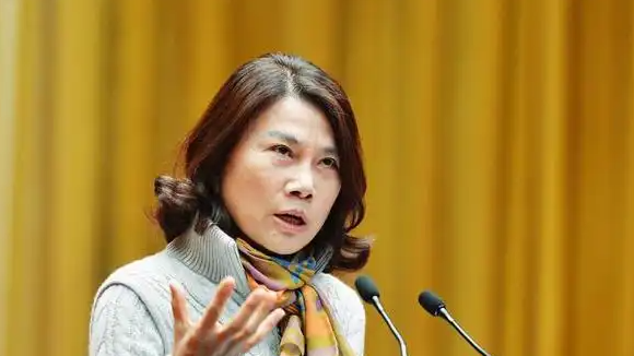 孟羽童称时隔两年收到董明珠微信