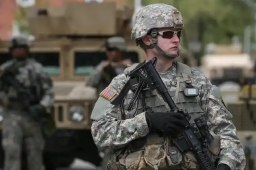   数百美军士兵从卡塔尔空军基地撤离 缩略图