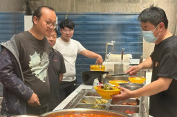   徐州一家面馆火了：3元管饱免费续面 缩略图