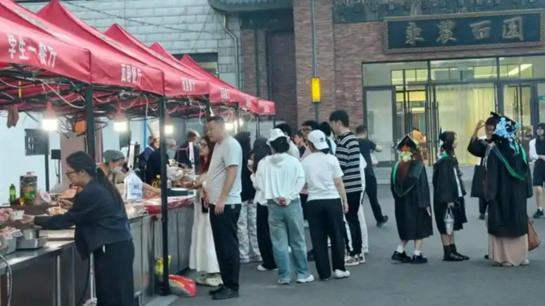 全国食堂满意度第一的大学又整活了