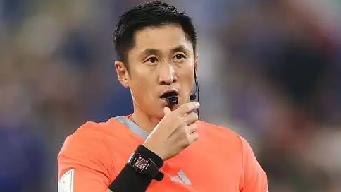 “马宁直了一辈子的腰终于弯了”