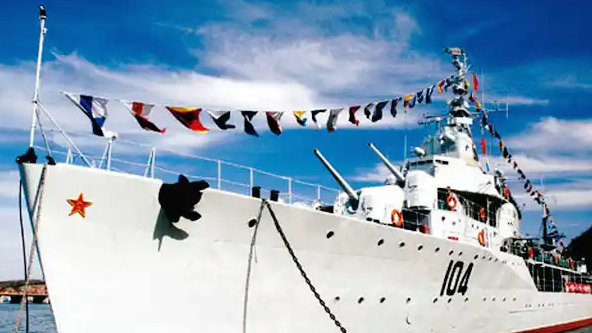  104舰停老虎滩畔30余年正式启动拆解