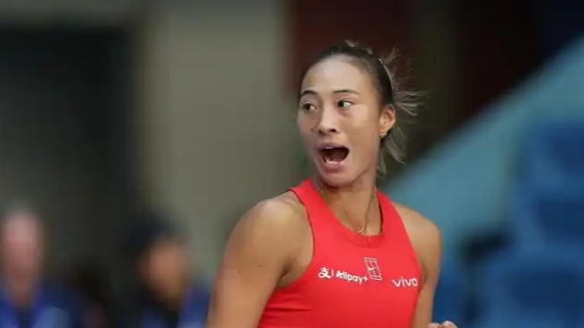 郑钦文发球还是太权威了