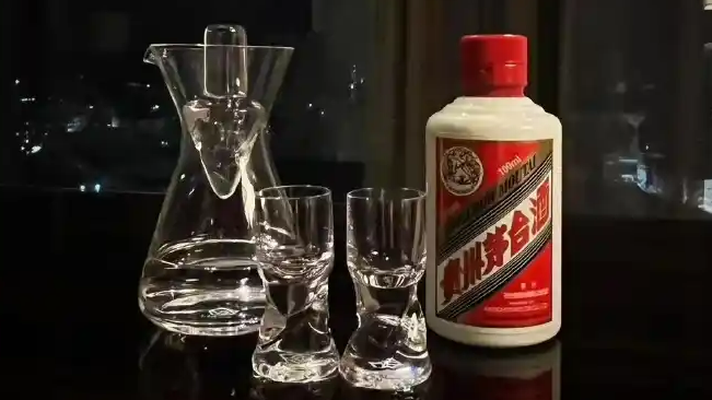 食客自带3瓶茅台全被服务员调包