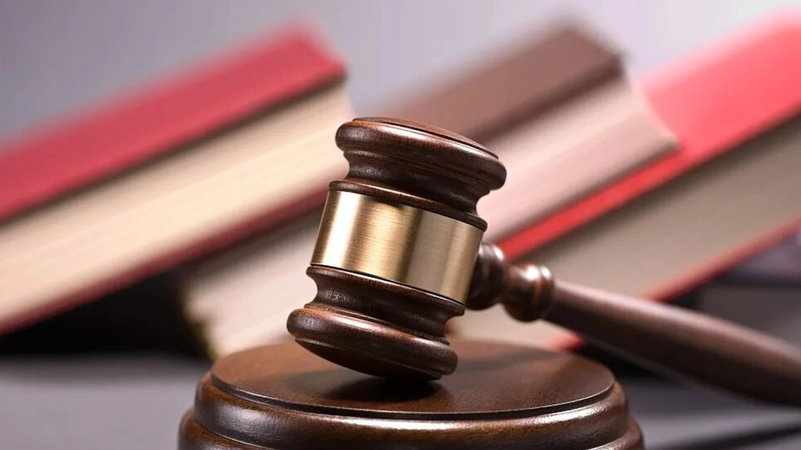 男子涉嫌非法组织卖血被公诉