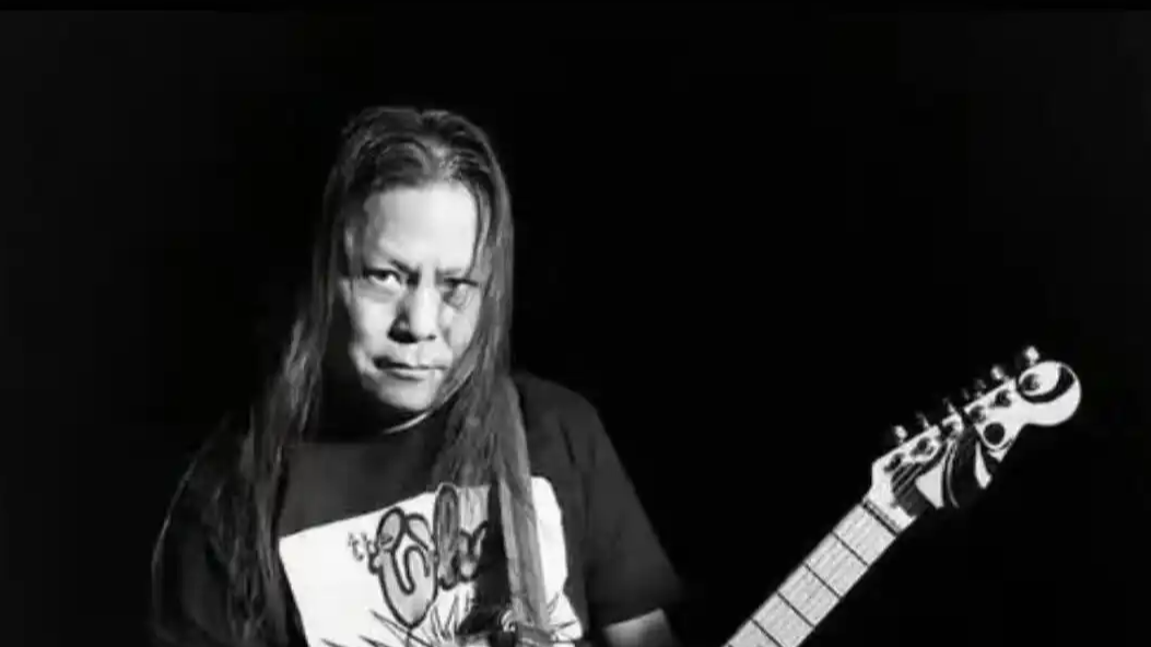 知名吉他手去世 曾被称“六指琴魔”
