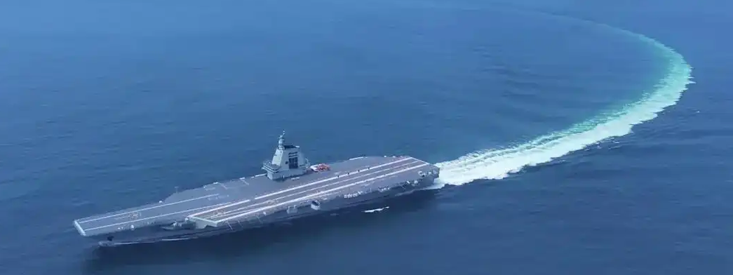 能与20层楼比肩 福建舰之大具象化了