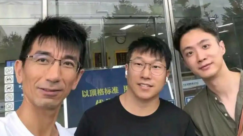 俞敏洪送出的对手名单再添一员