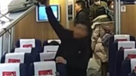  男子火车上打盹5分钟被偷49000元