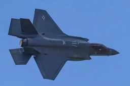   大批美军战斗机飞往中东 缩略图