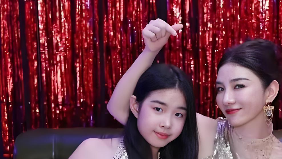黄奕发文辟谣女儿出道传闻