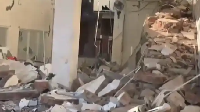 印尼7.7级强震 海面出现巨大漩涡